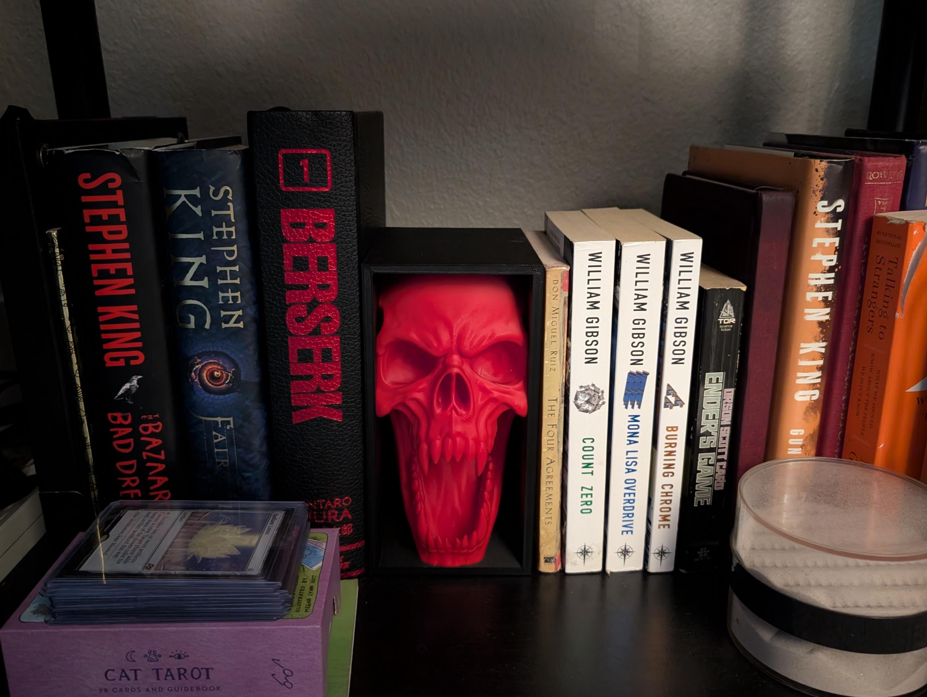 Vampire Skull Book Nook – Gothic Horror Bookshelf Decor